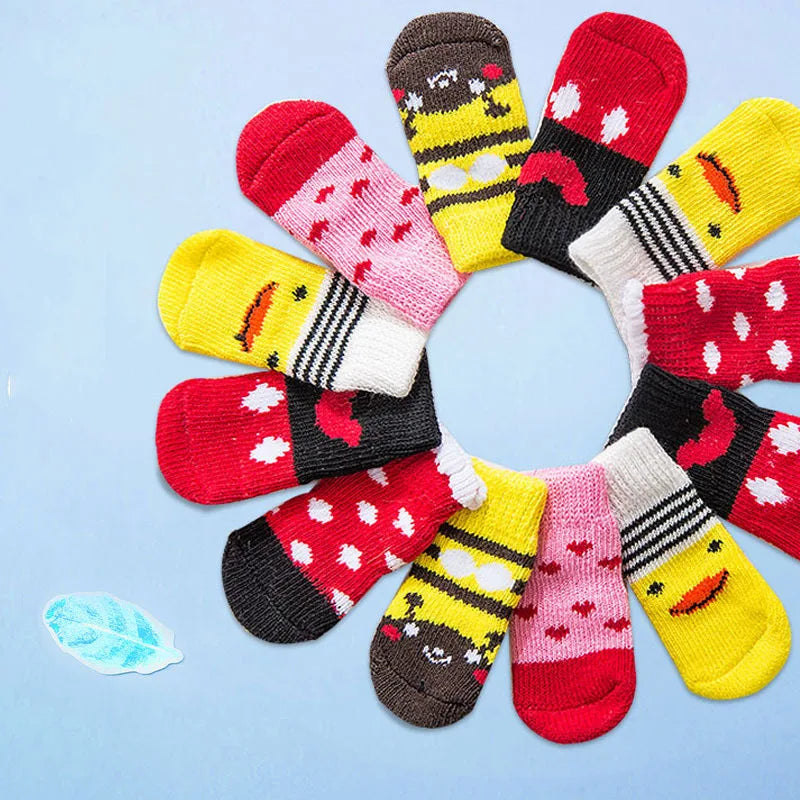 4pcs/set Dog Socks Cute Pattern Foot Covers Warm Anti Slip Shoes Puppy Paw Protector Christmas Gift for Puppy Cat Dogs