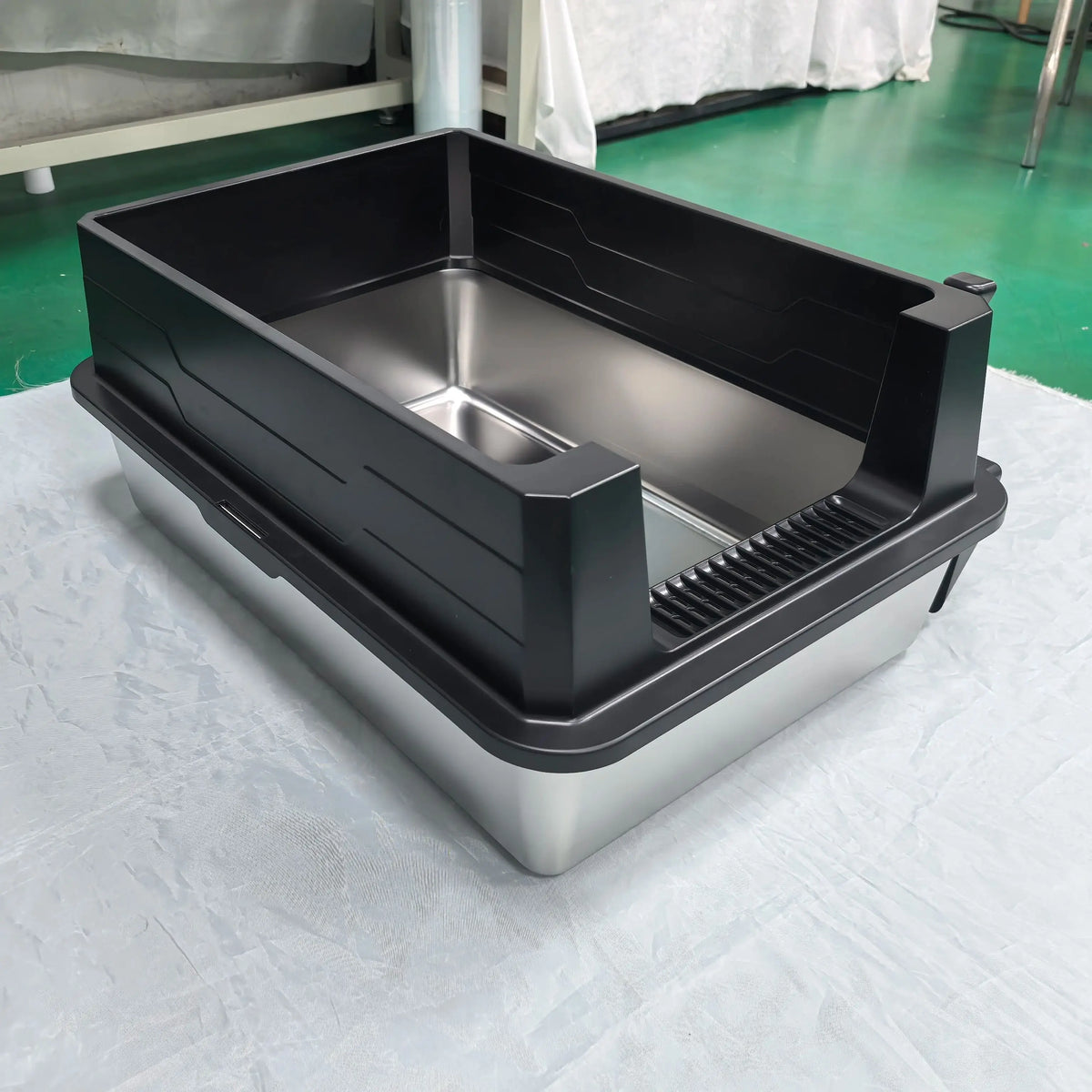 XXXL Stainless Steel Litter Box,Extra Large 28" L x 20" W Metal Litter Box for Big Cats & Multiple Cats with High Sided